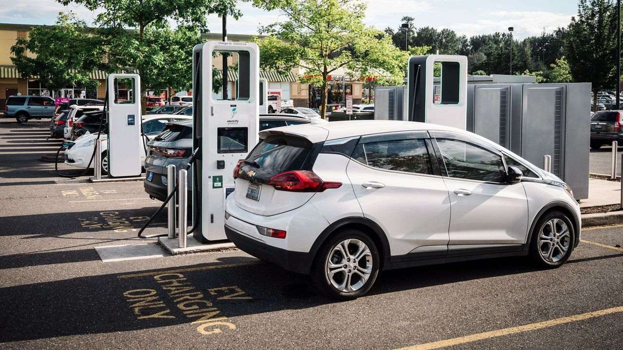 Electric Vehicles ทำโลกร้อนขึ้น? เมื่อพลังงานยังไม่สะอาด