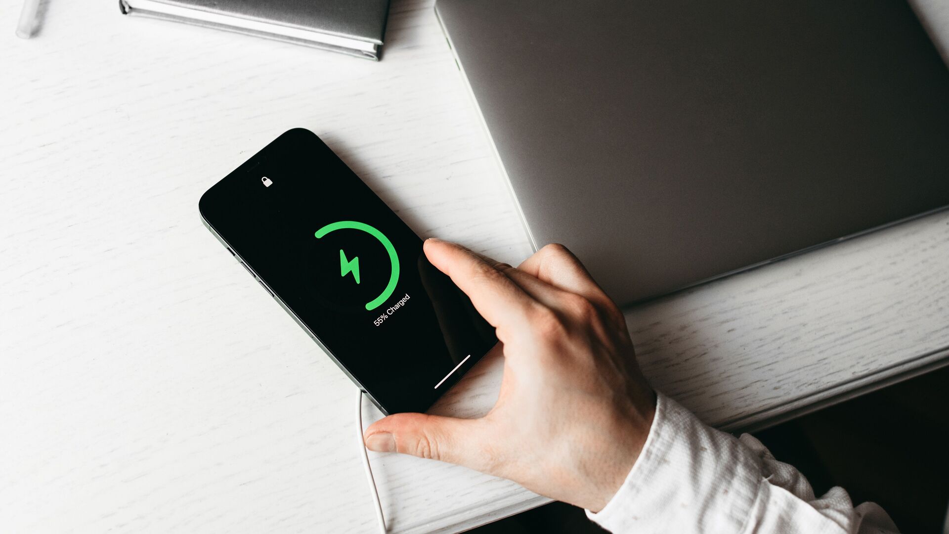 iOS 26 Battery Apple ไม่ได้บอก แต่ Adaptive Power Mode จะเปลี่ยน iPhone ของคุณไปตลอดกาล!