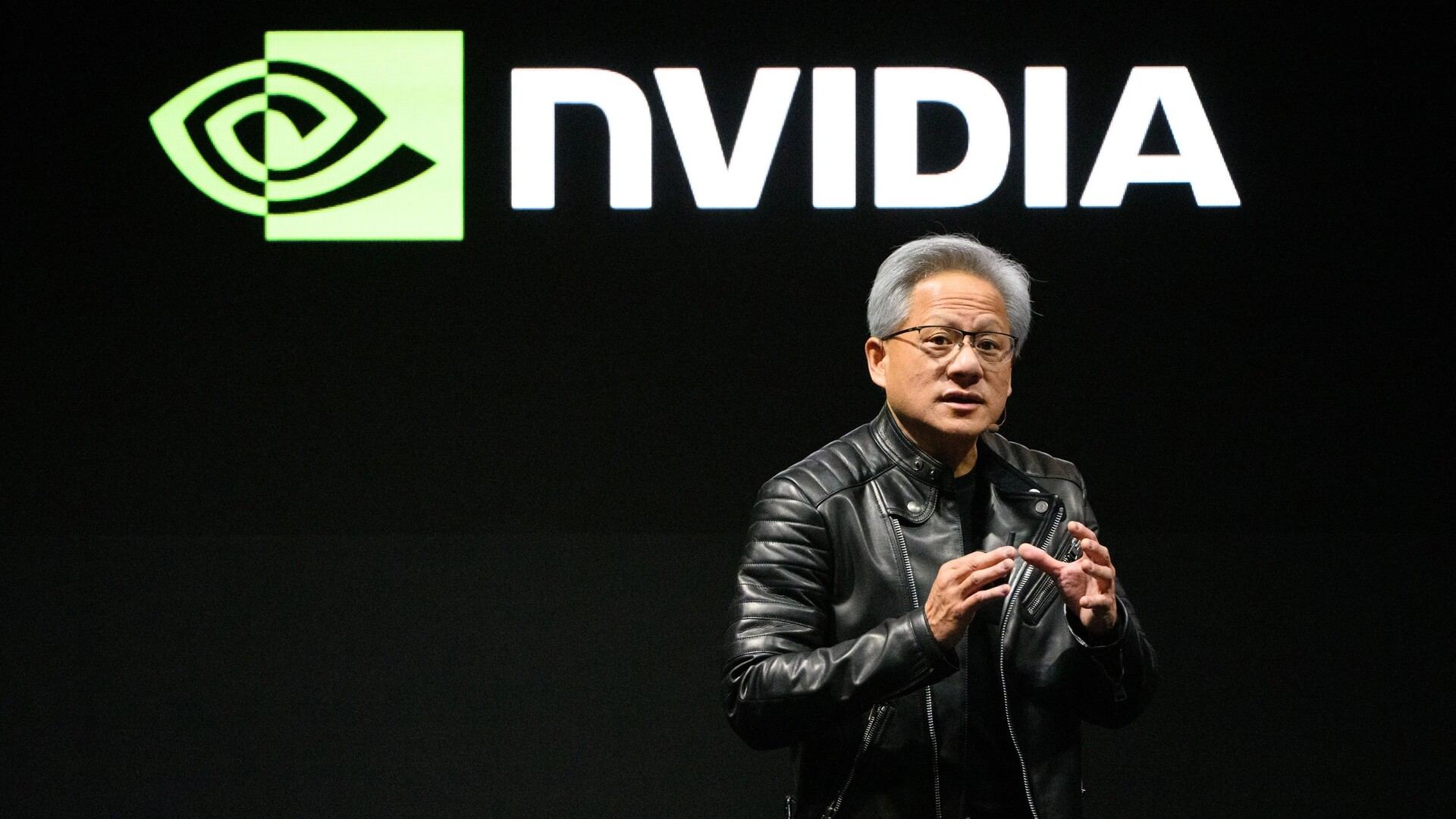Nvidia Sales Growth พุ่งแรง 56% Blackwell GPU และ Robotics AI คุ้มลงทุนหรือไม่?